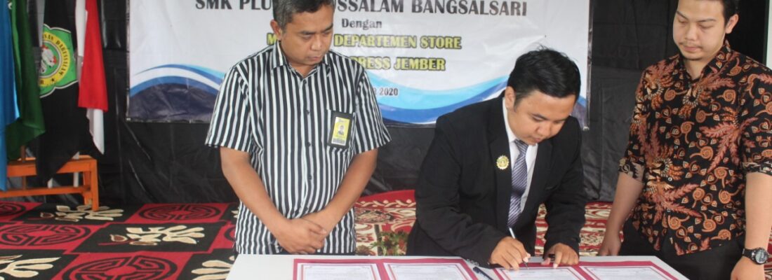 Penandatanganan MoU kerjasama dengan IDUKA (Matahari Departemen Store & Giant Ekspress Jember)